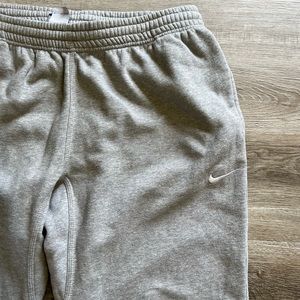 Like New Mens Nike Sweatpants!